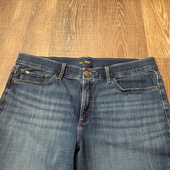 Lee Mid Rise Bootcut Jeans – Size 18S - Picture 11 of 14